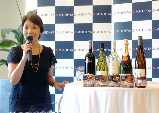 イベントに登場した、日本ソムリエ協会認定のシニア・ワイン・アドバイザー・白須知子氏