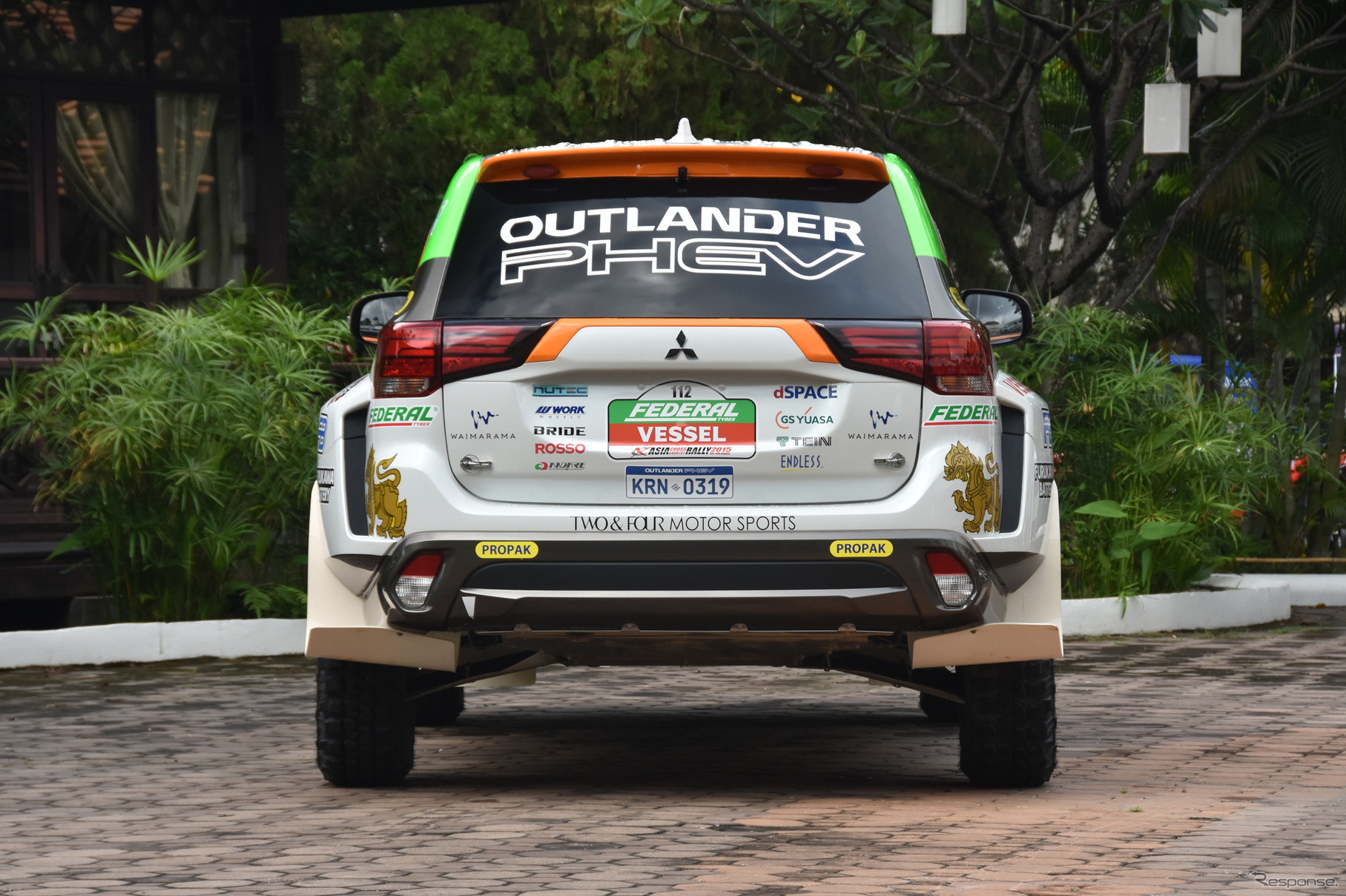 アジアクロスカントリーラリー2015に参戦する三菱アウトランダーPHEV