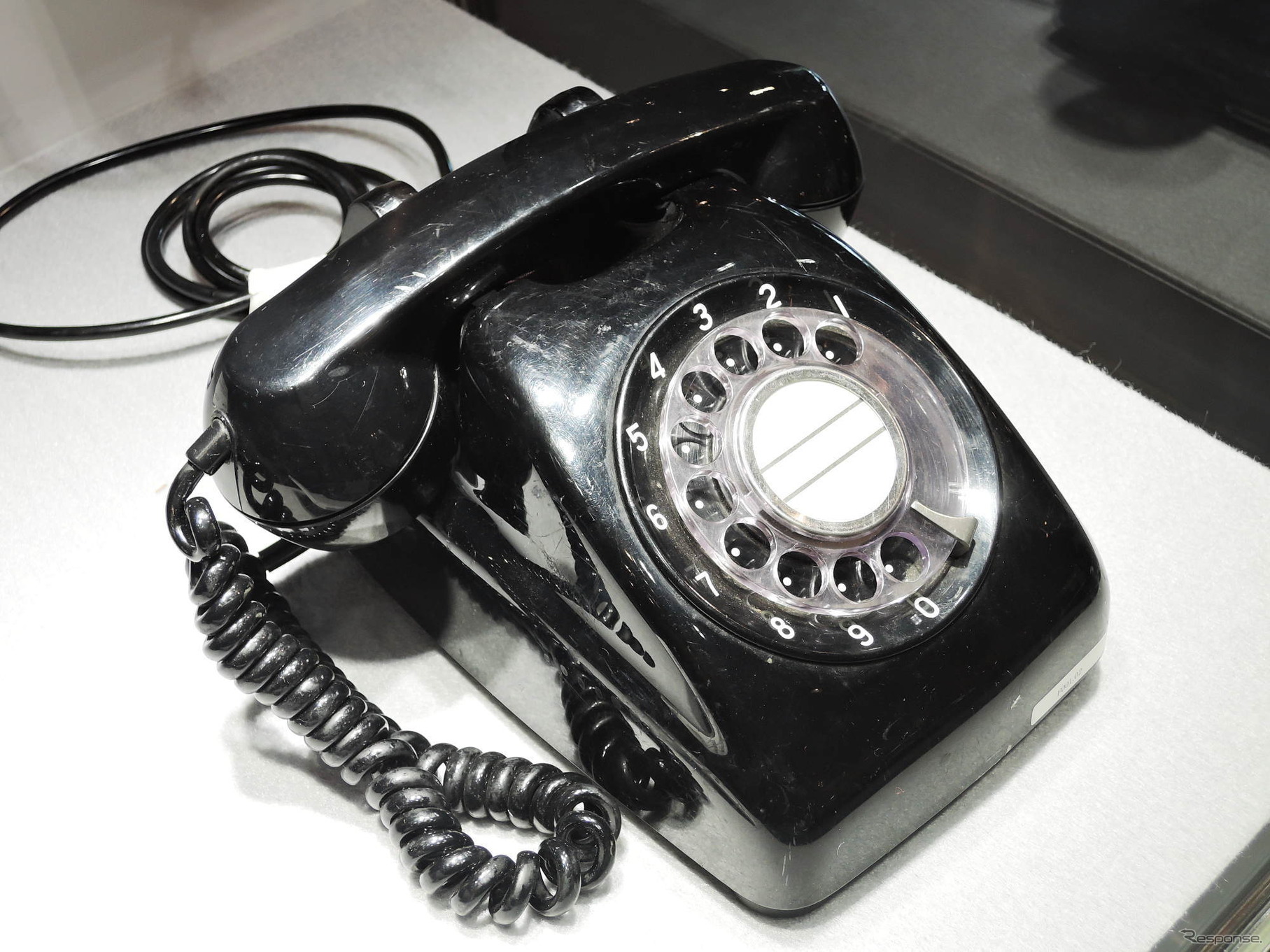 1963年から提供が開始された「黒電話」、600形（テレコミ湖）