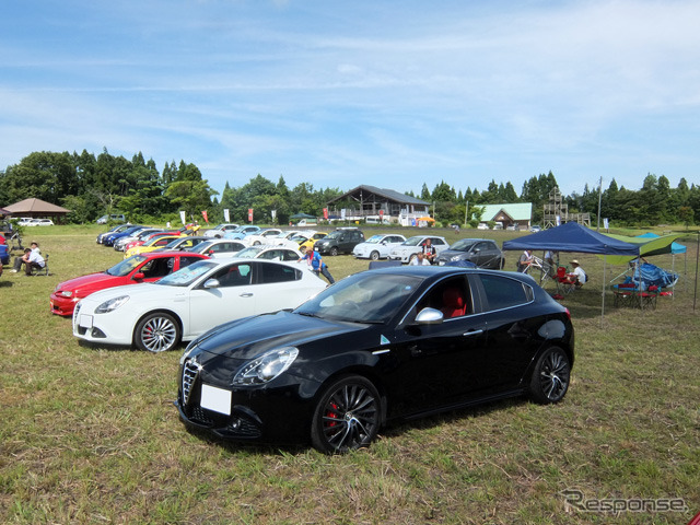 ジュリエッタと希少な146、3台のアルファロメオが並ぶ（東北トリコローレ2015）