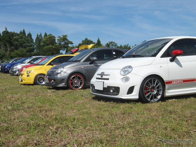 参加者のメインはフィアット500/アバルト500（東北トリコローレ2015）