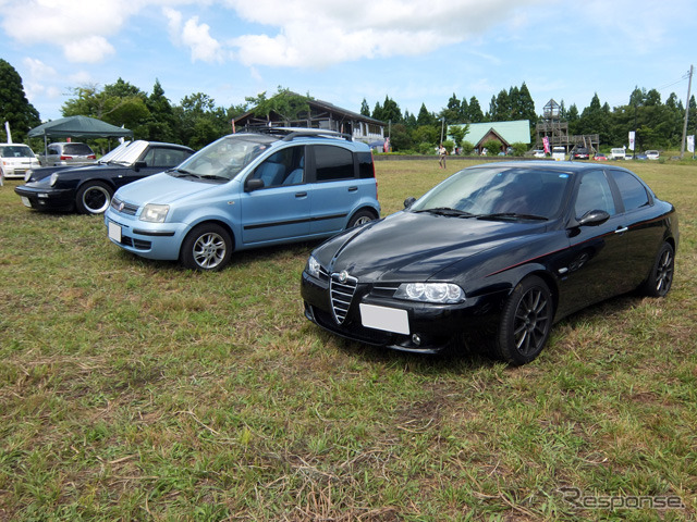 ポルシェ930、フィアット2代目パンダ、アルファロメオ156。来場者の車種は実にさまざま（東北トリコローレ2015）