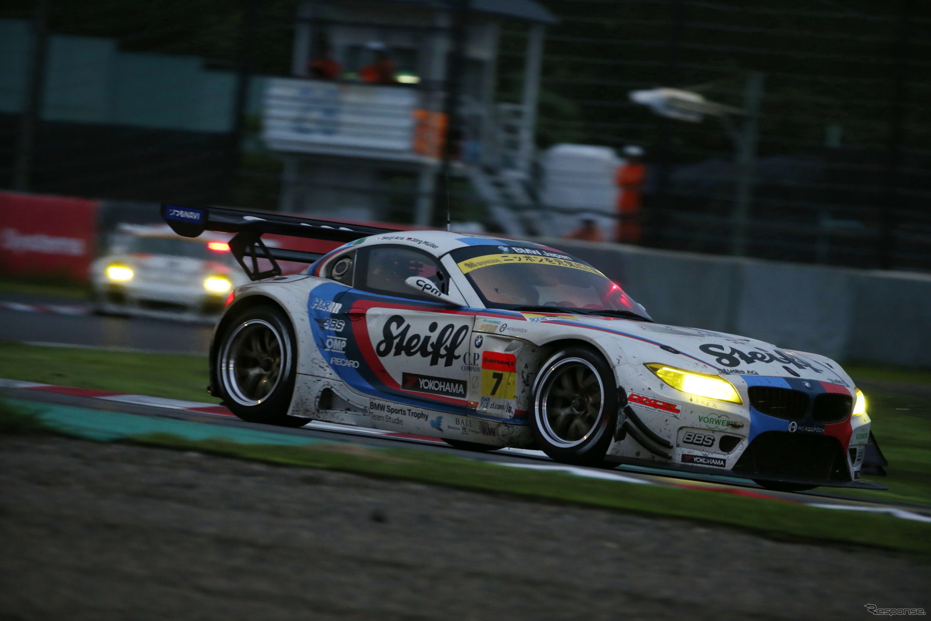 決勝2位の#7 BMW Z4。