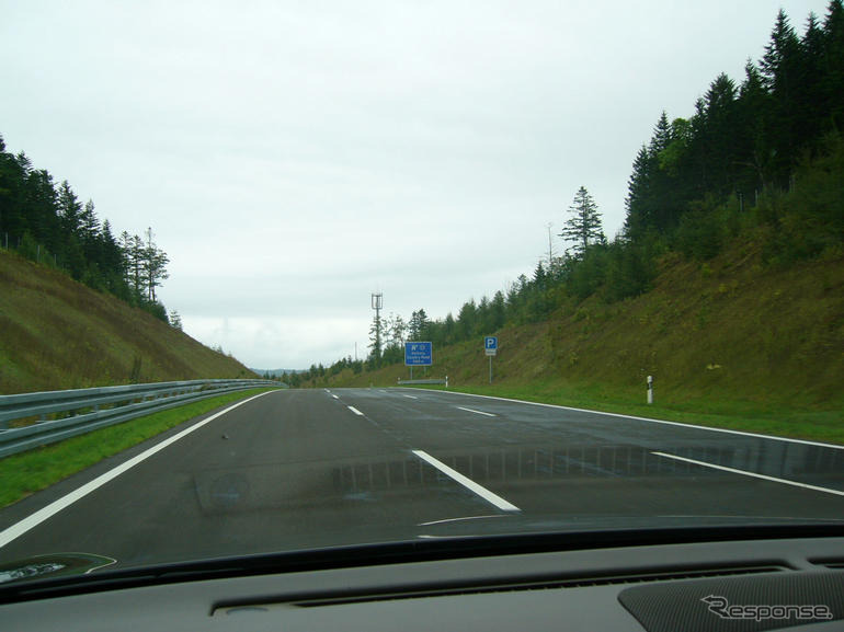 アウトバーンにこだわり　日産高速テストコース