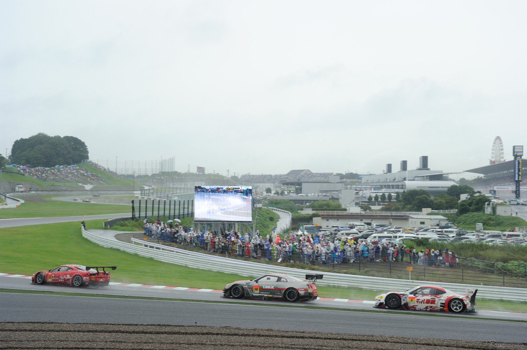 アウト側から見た2コーナーの激感エリア（SUPER GT 第5戦）