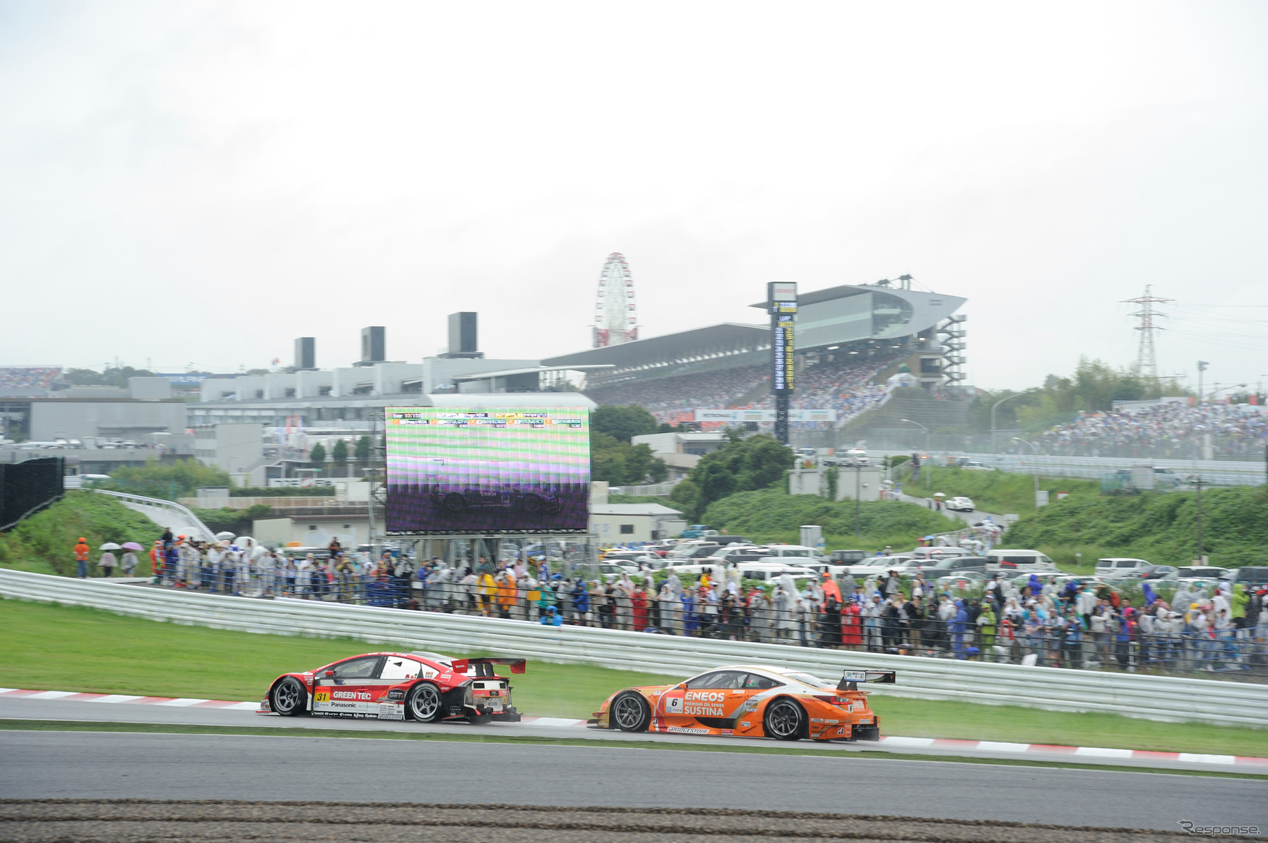 アウト側から見た2コーナーの激感エリア（SUPER GT 第5戦）