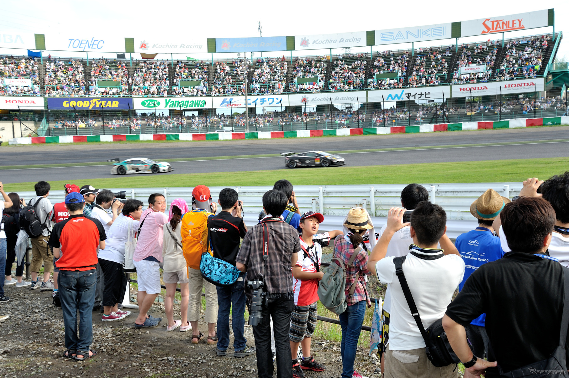 2コーナーの激感エリアの風景（SUPER GT 第5戦）