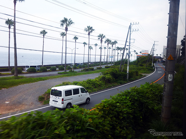 伊東線・伊豆急線の海側の車窓