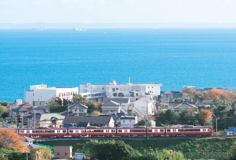 京急は12月5日にダイヤ改正を実施。平日朝ラッシュ時に上りの着席保証列車『モーニング・ウィング号』の運行を開始する。