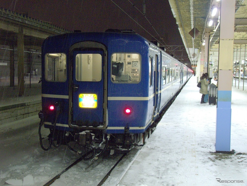 DD51形ディーゼル機関車や『はまなす』客車の保存も検討されている。写真は『はまなす』の14系客車。