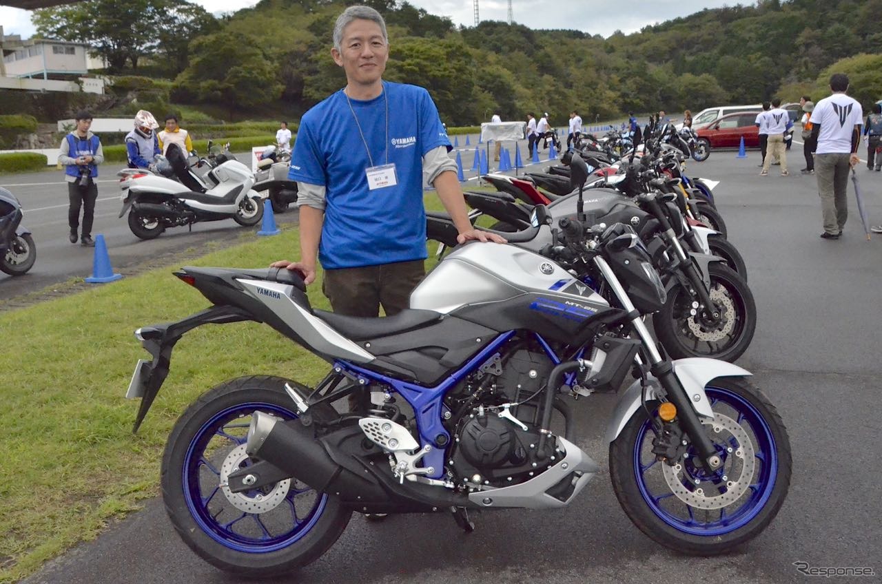 ヤマハ発動機株式会社 MC事業本部商品企画グループの主査・樋口 健氏。メディア向け試乗会にて。