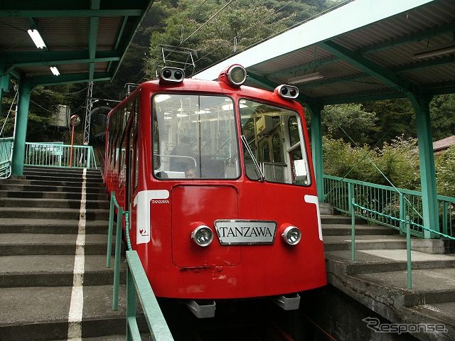 大山ケーブルカーの旧車体。5月18日の営業休止に伴い引退した。