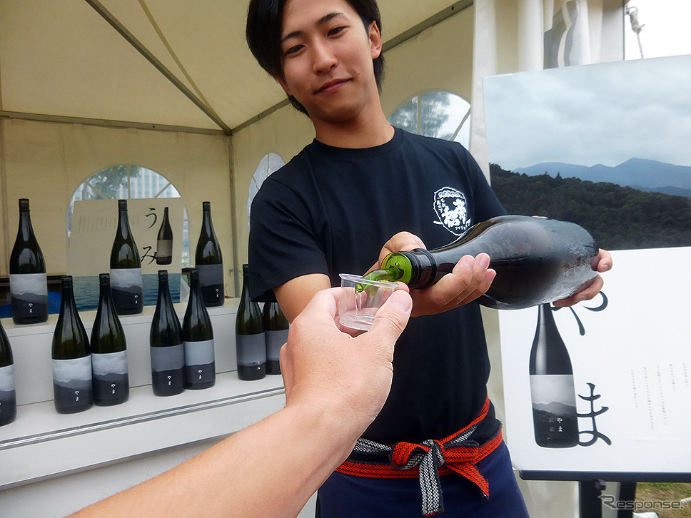 東京・台場の「肉フェス ODAIBA 2015秋」で9月27日まで実施されている「肉料理にあう日本酒」6銘柄無料試飲コーナー