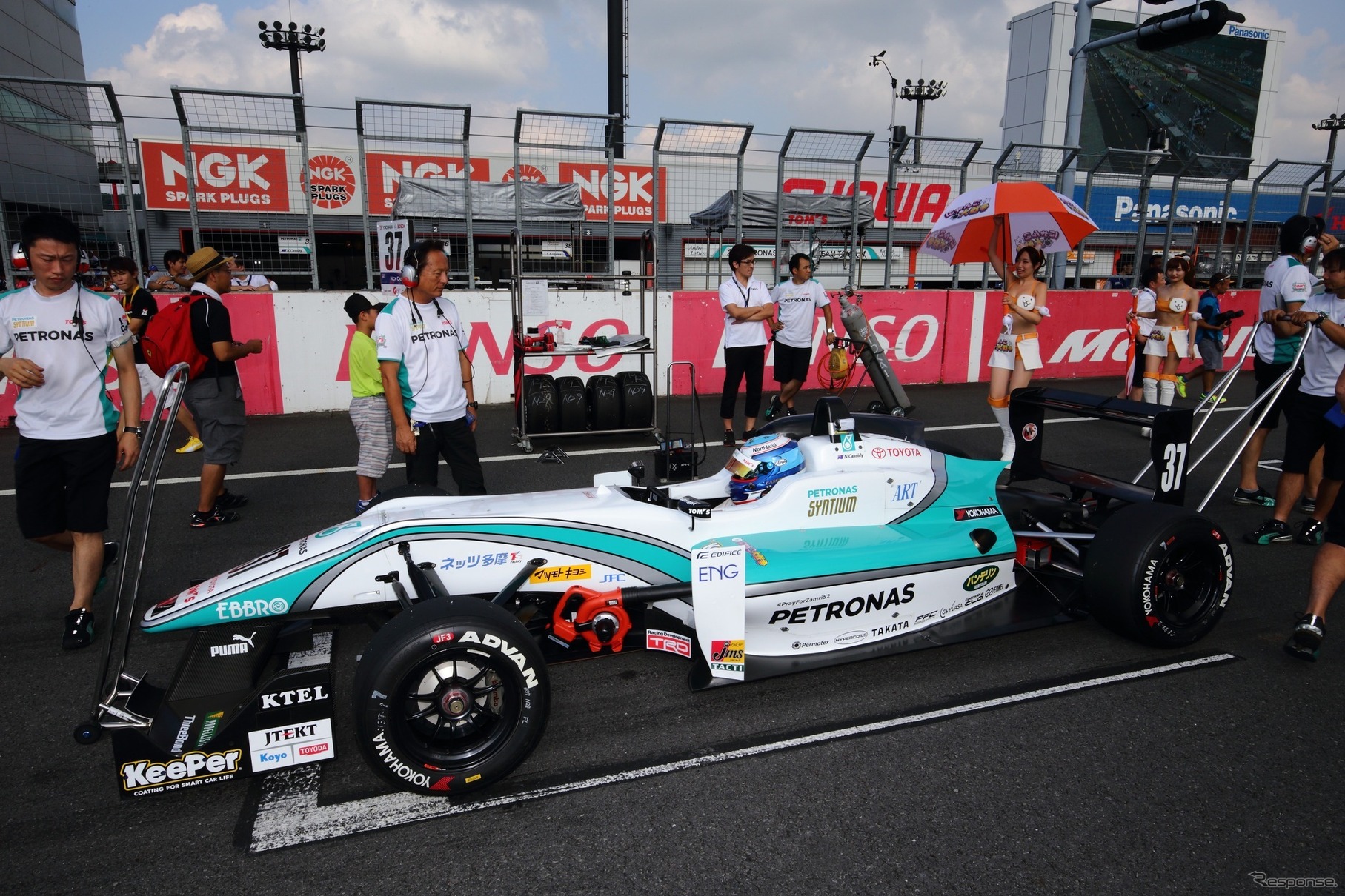 近年の全日本F3選手権はヨコハマタイヤのワンメイクで実施されている（TOM'Sチーム）。