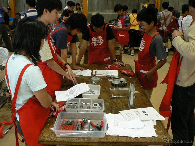 【中学生ハイブリッド教室】動力システムを組み立てる