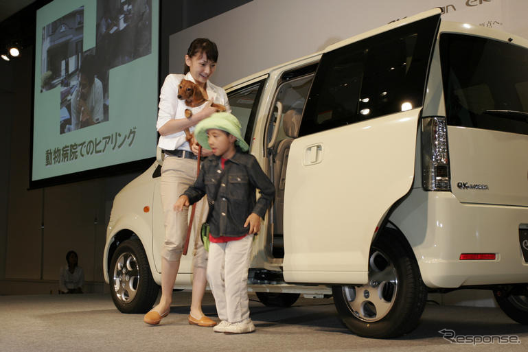 【三菱 eK 新型発表】写真蔵…乗り降りらくらくパワースライド