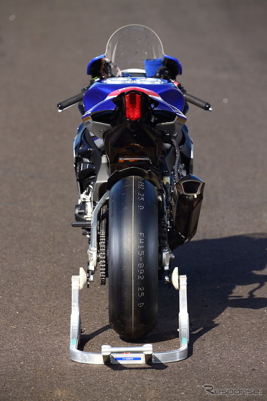 2015鈴鹿8時間耐久ロードレースSSTクラス優勝「team R1 & YAMALUBE」のYZF-R1。