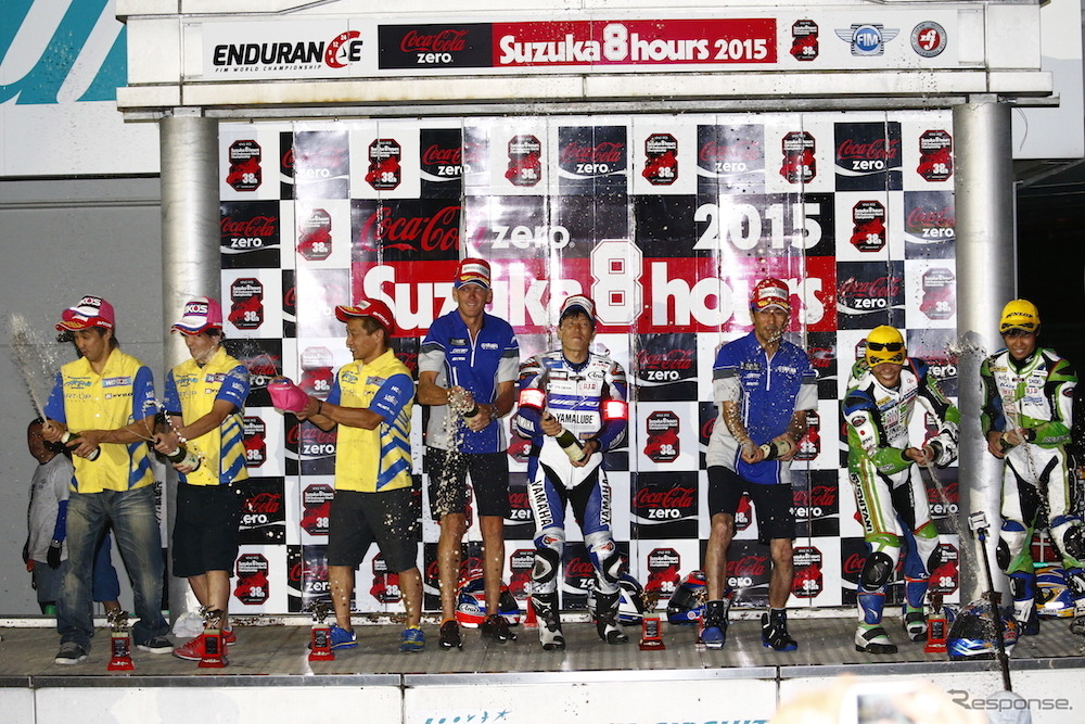 鈴鹿8耐SSTクラスで優勝したヤマハ社員チーム「team R1 & YAMALUBE」
