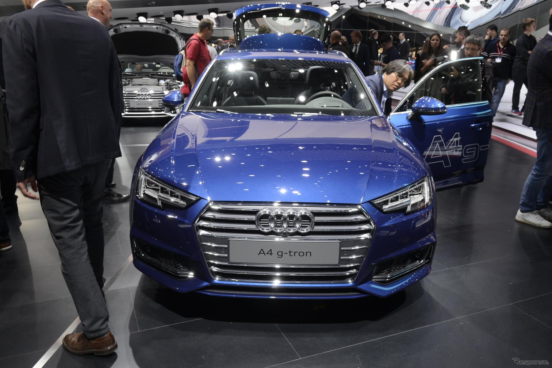 新型 アウディ A4アバント g-トロン（フランクフルトモーターショー15）