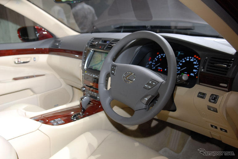 【レクサス LS 新型発表】8AT…ゆるゆると余裕たっぷり