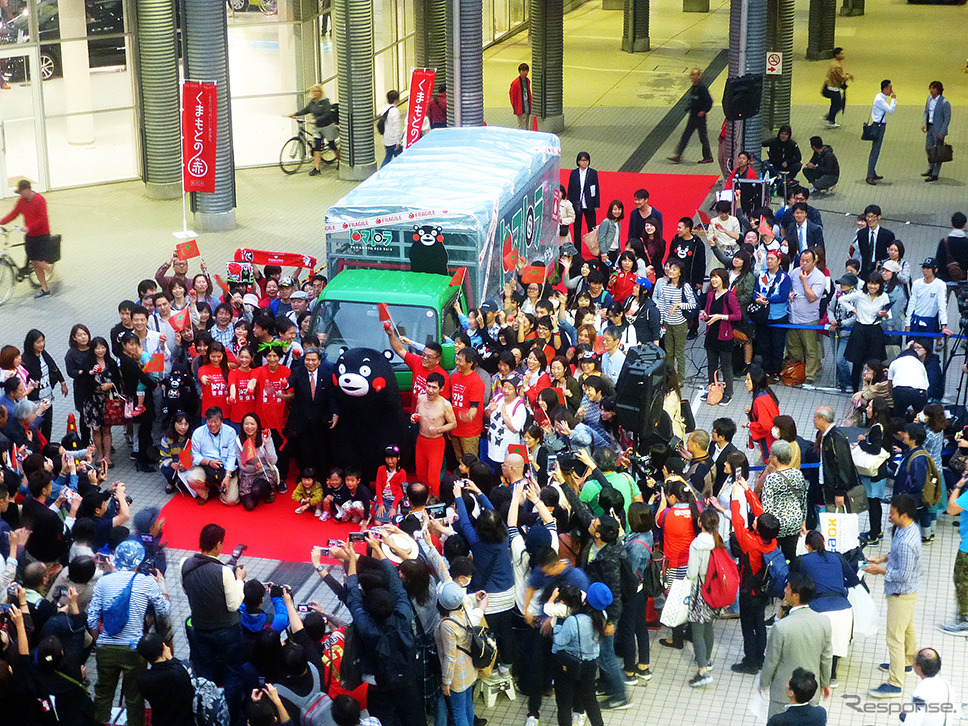 熊本発東京行きトマト畑「トマトラ」が1200kmを走破し無事ゴール。東京・パレットタウンには、くまモンや蒲島郁夫県知事、エスパー伊東が出迎えた