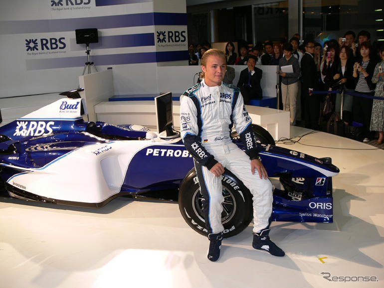 東京丸の内オアゾにロズベルグ選手が来場