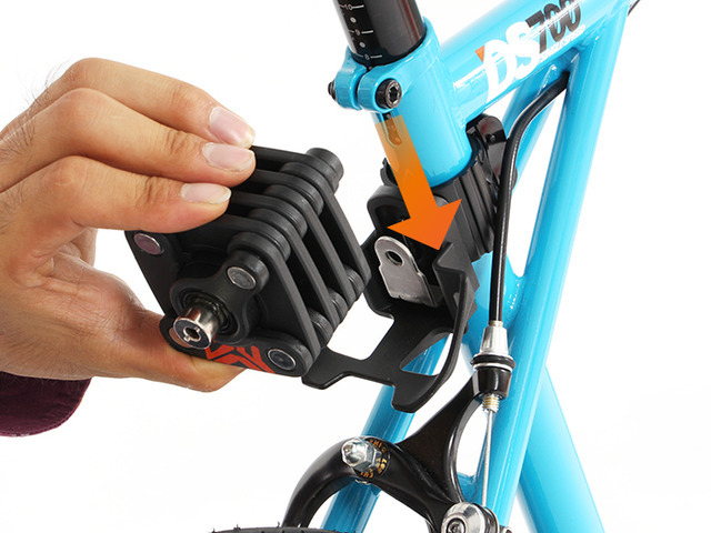 小さく折りたためる自転車用ロック「フォールディングブレードロック」