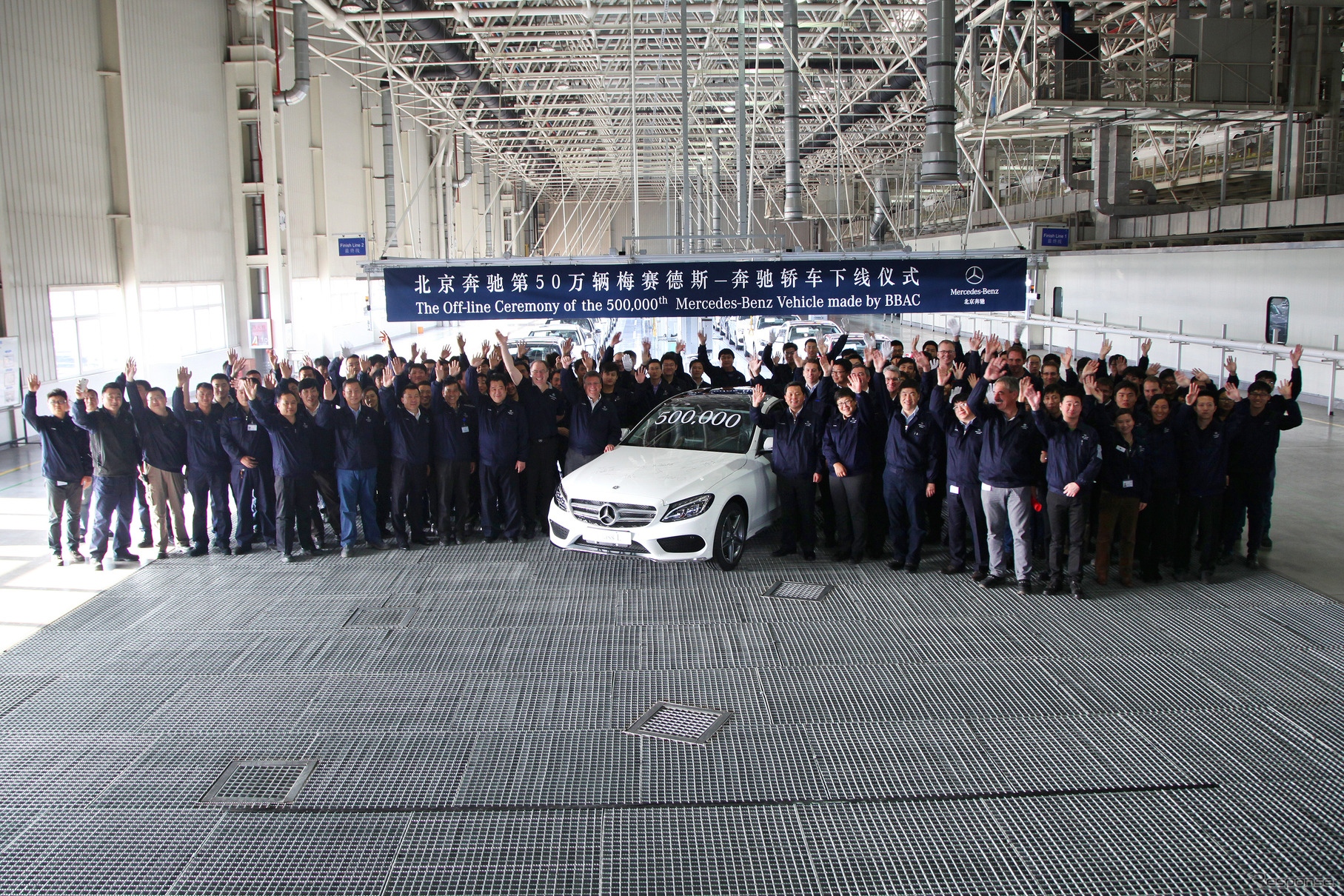 北京ベンツの北京工場で生産する新型Cクラスのロングホイールベース車
