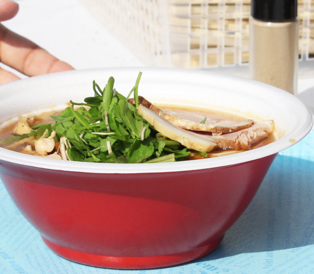 出店ブースで販売されていたラーメン