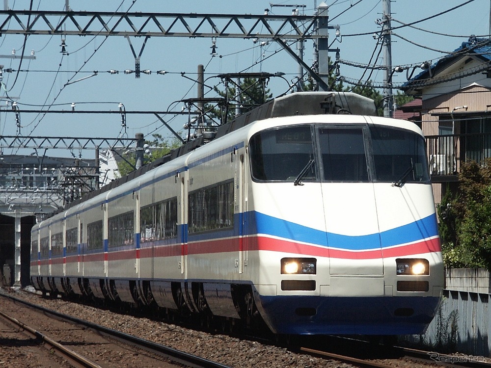 AE100形で運行されている『シティライナー』はダイヤ改正に伴い定期列車としては廃止される。これによりAE100形の定期運用も消滅する見込みだ。