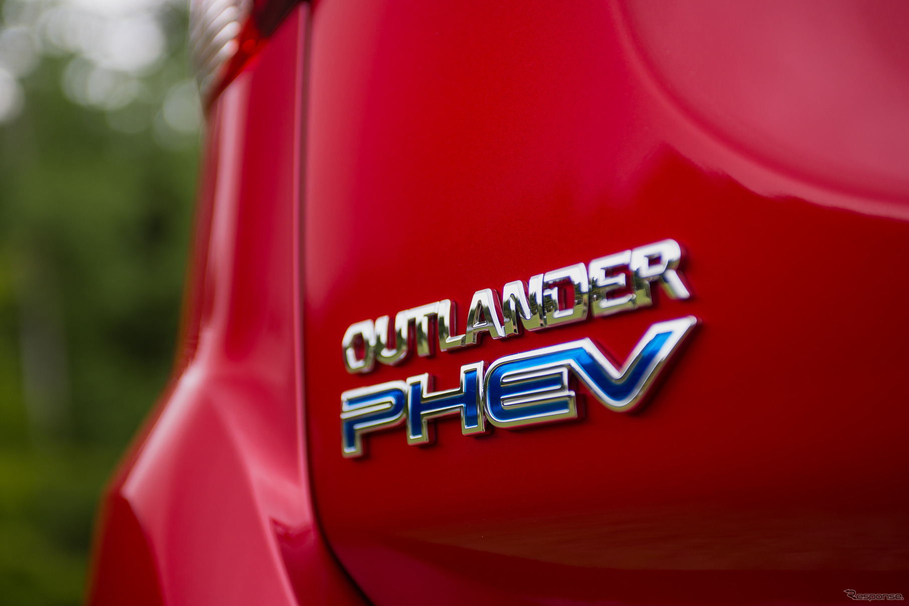 三菱はアウトランダーPHEVに次ぐPHEVを小型SUVで投入するという（アウトランダーPHEV）