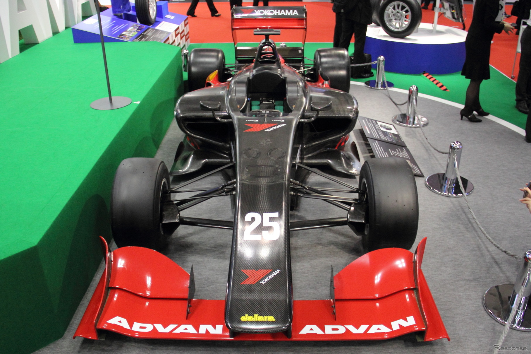 ADVANカラーのスーパーフォーミュラ『SF14』（東京モーターショー15）