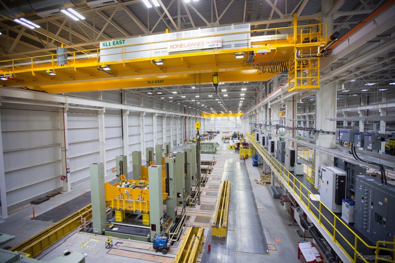 GMの米国ミシガン州ランシンググランドリバー工場に導入新たなプレス加工機
