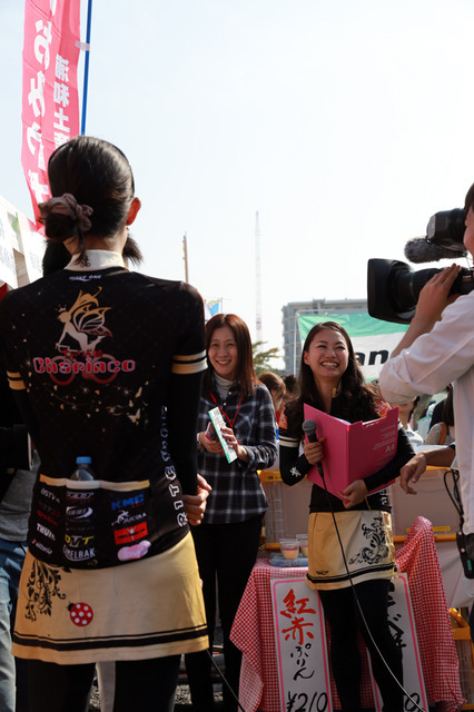 初心者レギュラーに片山右京がアドバイスも、大盛況のさいたまクリテリウム（画像＝佐治豊）