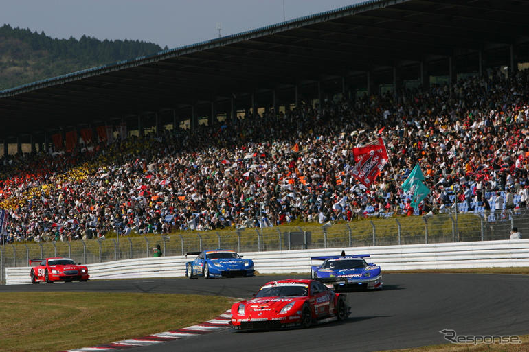 【SUPER GT】写真蔵…第8戦、フェアレディZが今季2勝目
