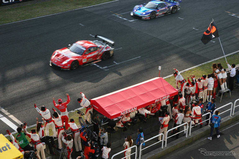 【SUPER GT】写真蔵…第8戦、フェアレディZが今季2勝目