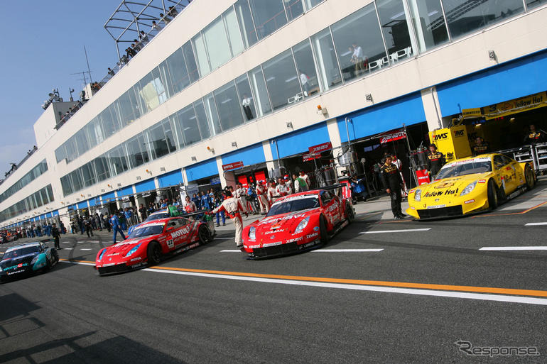 【SUPER GT】写真蔵…第8戦、フェアレディZが今季2勝目