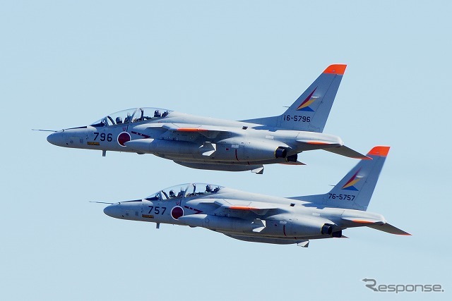 航空総隊のT-4は「シルバーインパルス」とも呼ばれている。