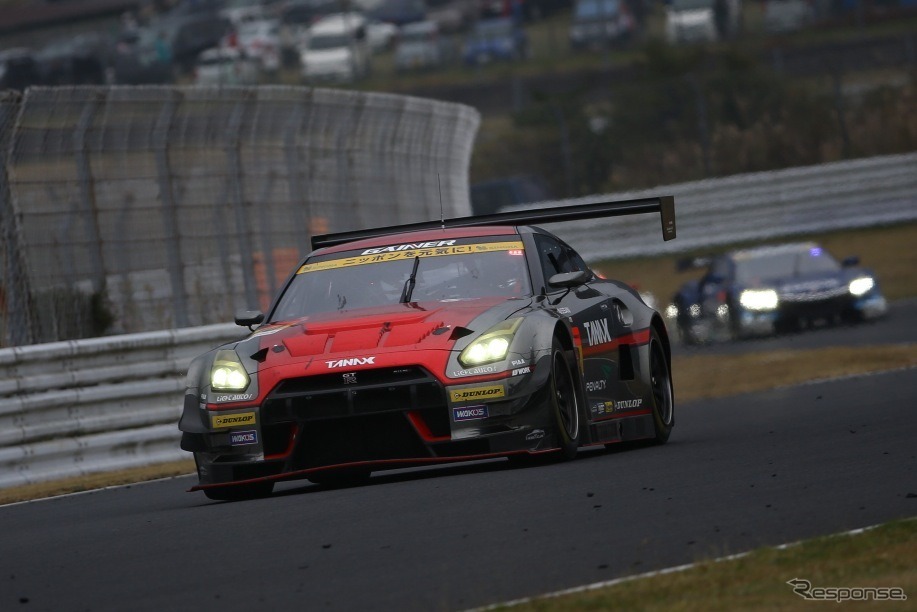 GT300クラスの#10 GT-R。