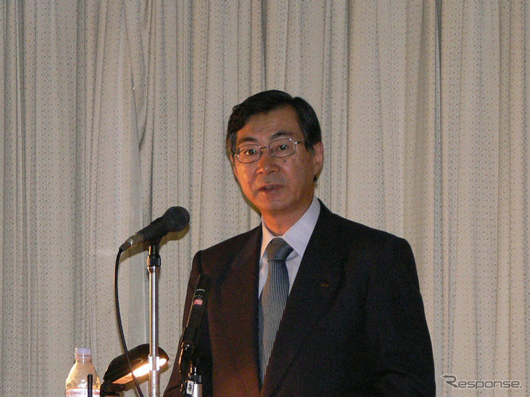 KDDIの小野寺社長、価格競争には価格競争しかない