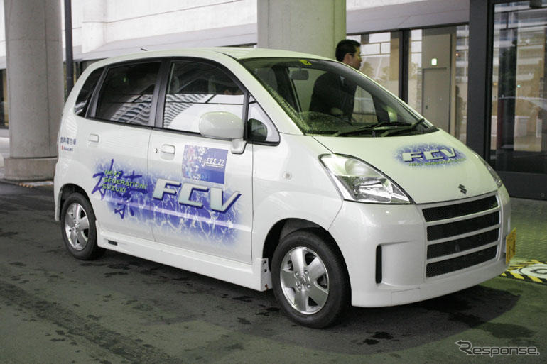 【EVS22】クローズドの特設コース試乗もあり