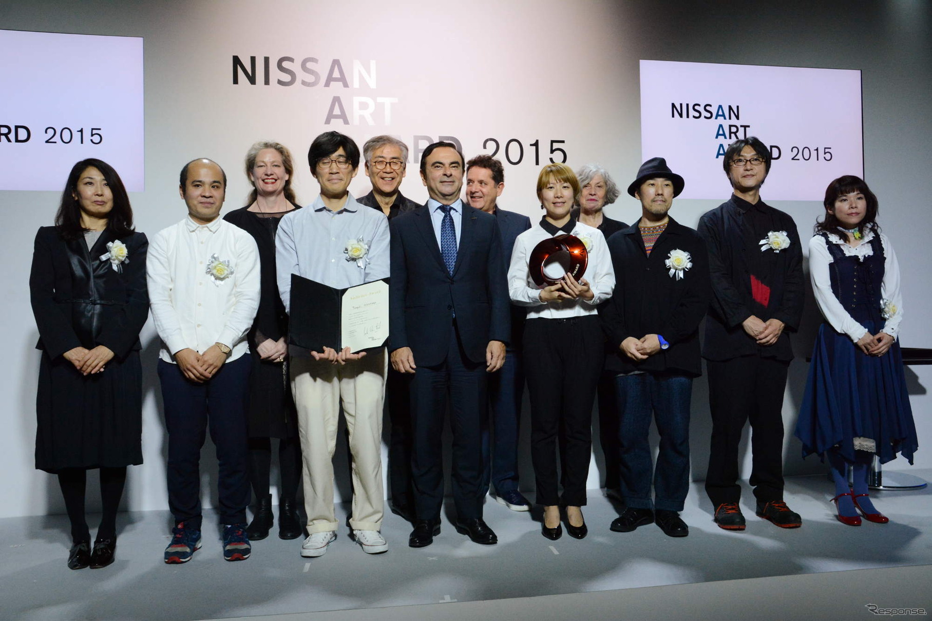 ファイナリスト7名と審査員、そしてゴーンCEO