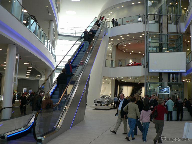 メルセデスベンツ ワールド　イギリスに博物館がオープン