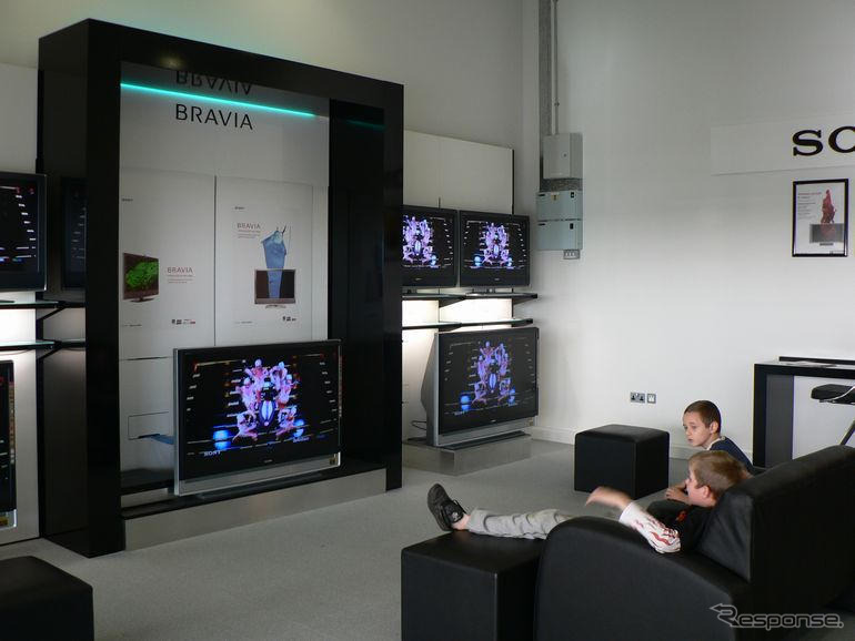 メルセデスベンツ ワールド…家族でも楽しめる