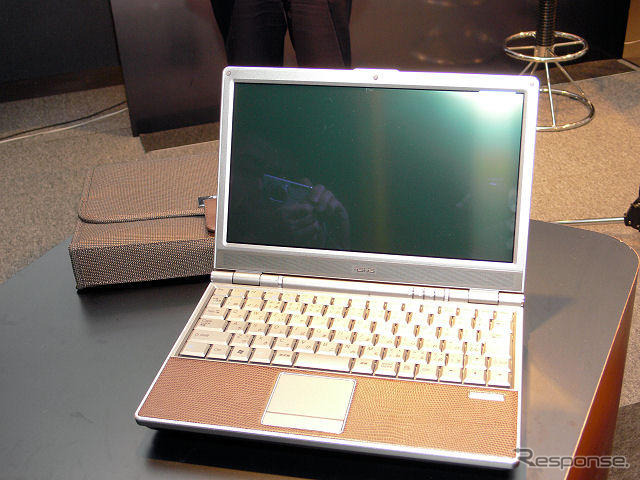 ランボルギーニとのコラボノートPC