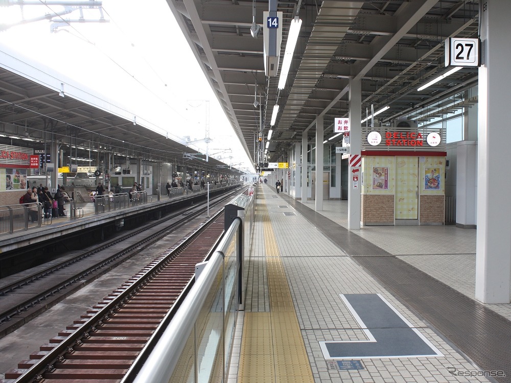 北海道新幹線の開業後、稚内駅を朝に出て在来線特急や新幹線を乗り継ぐと、その日のうちに新大阪駅（写真）に到達できるようになる。