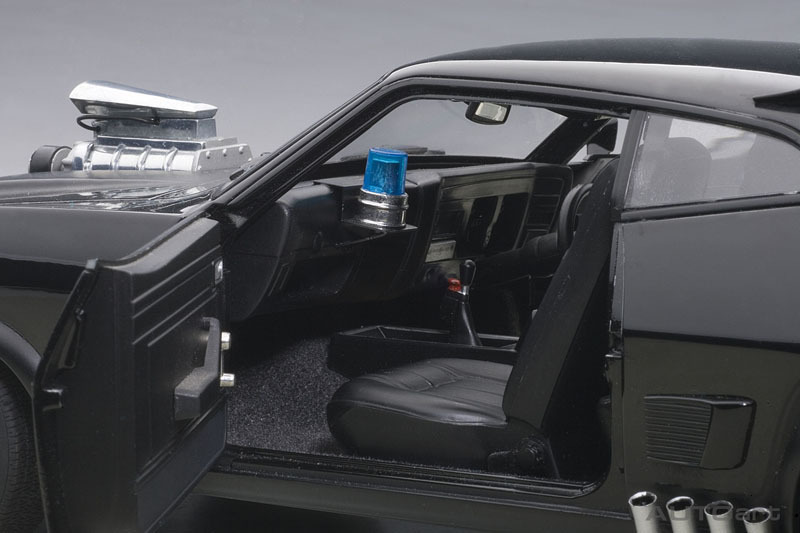ブラック インターセプター 1 18スケールモデル発売 フォード ファルコンを迫力のカスタム 3枚目の写真 画像 レスポンス Response Jp
