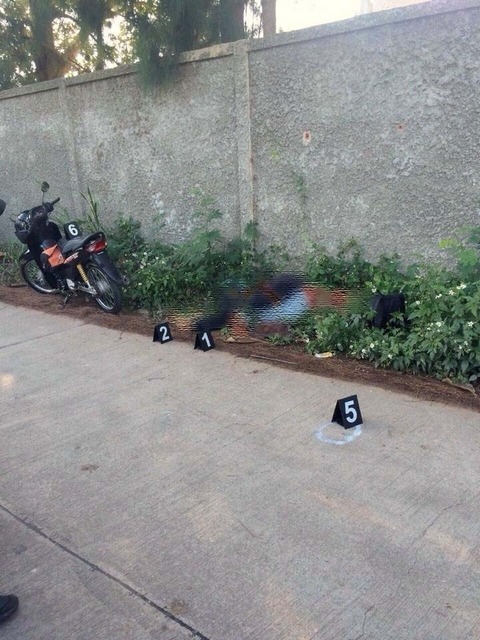 タイ チェンマイの学校裏で男性2人の射殺体見つかる 遺体の1人は窃盗犯 2枚目の写真 画像 レスポンス Response Jp タイ チェンマイの学校裏で男性2人の射殺体見つかる 遺体の1人は窃盗犯 2枚目の写真 画像 レスポンス Response Jp