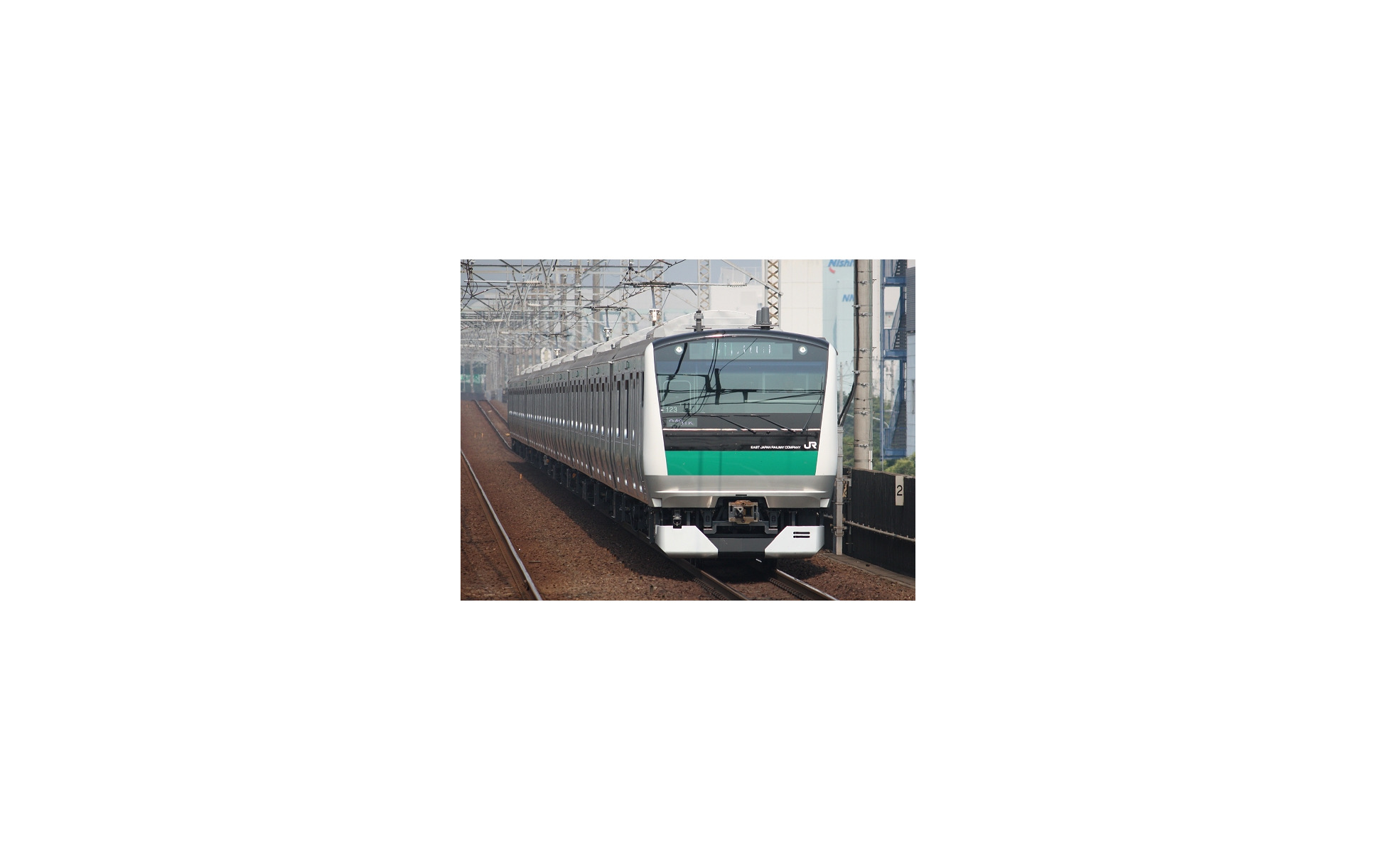 JR東日本側からは埼京線カラーのE233系が乗り入れる。