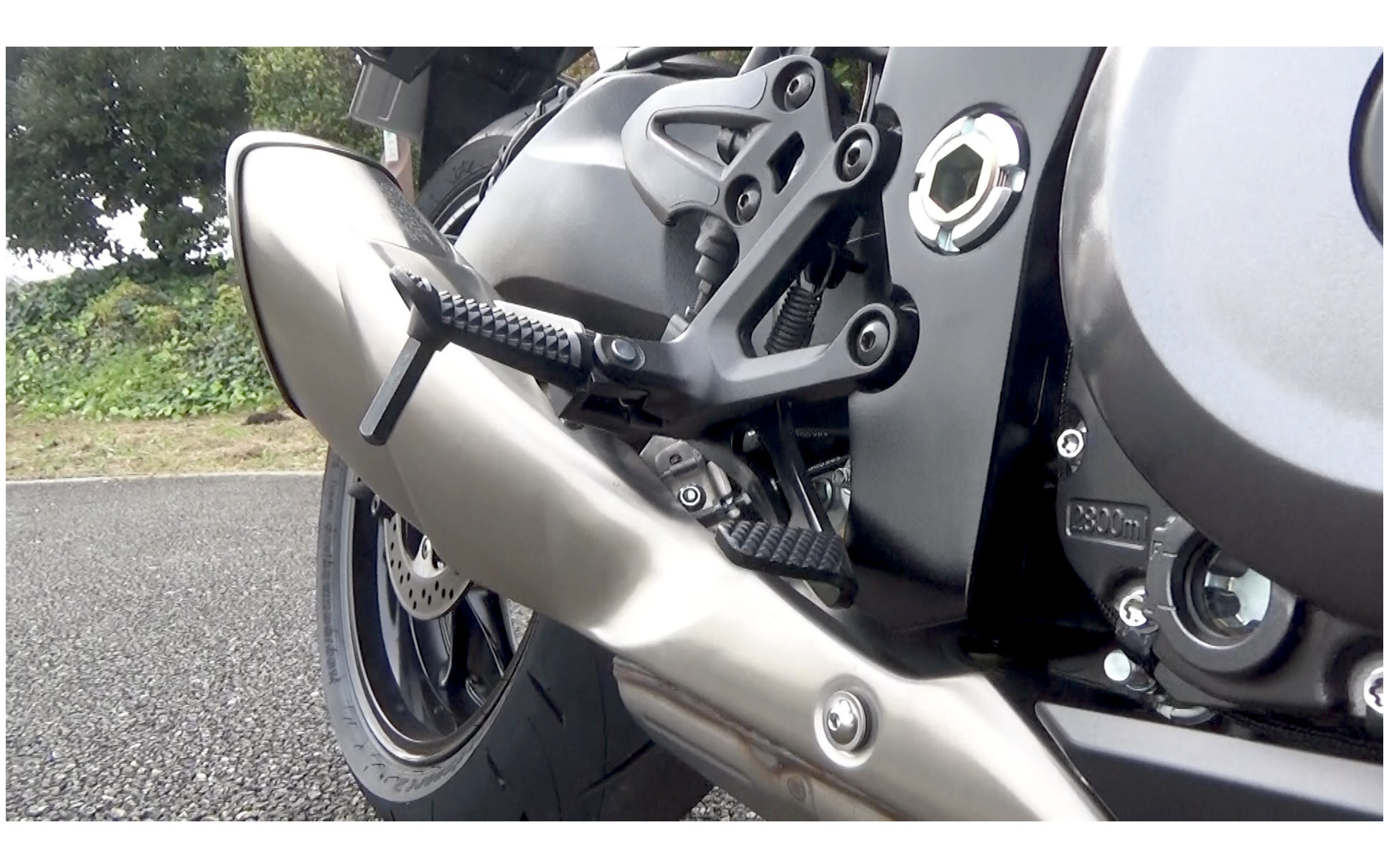 スズキ Gsx S1000 新型試乗 リラックス系 なライポジがステキな優等生 小鳥遊レイラ 7枚目の写真 画像 レスポンス Response Jp